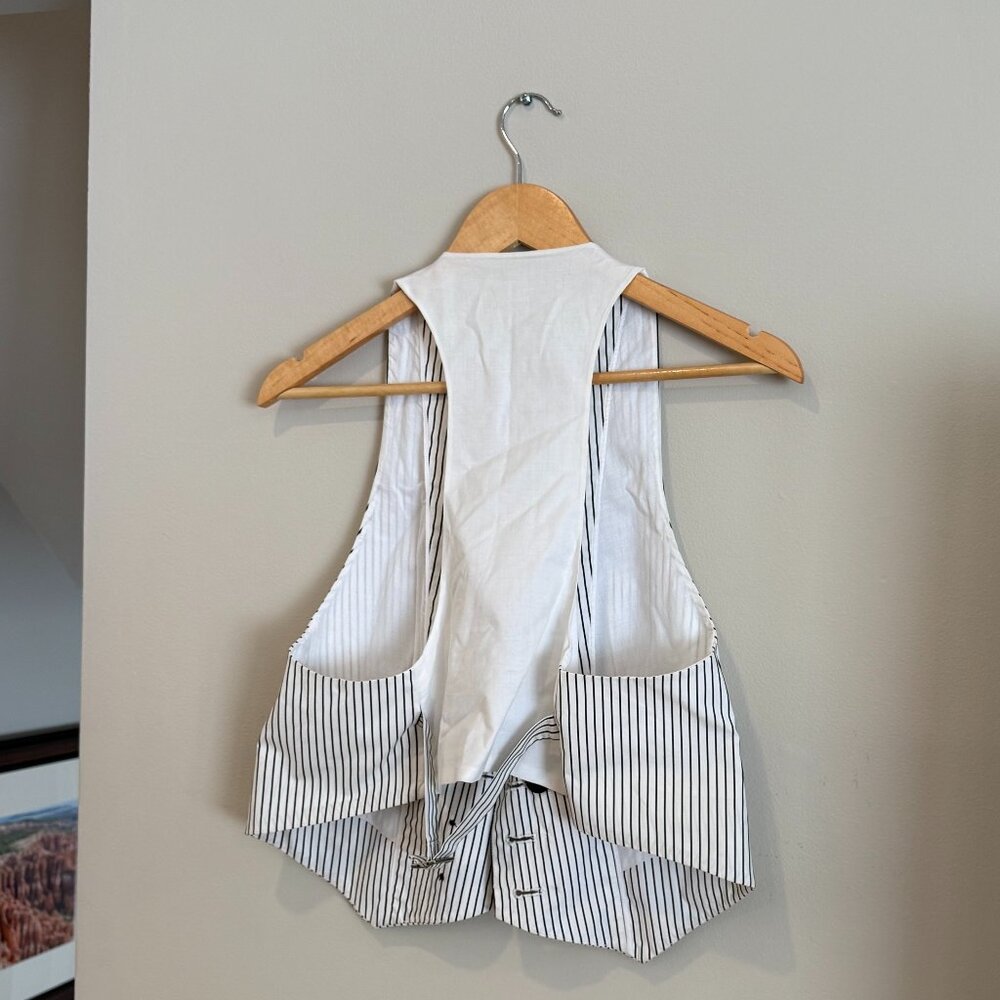 Adorable Designer Vest - Picture 3 of 7